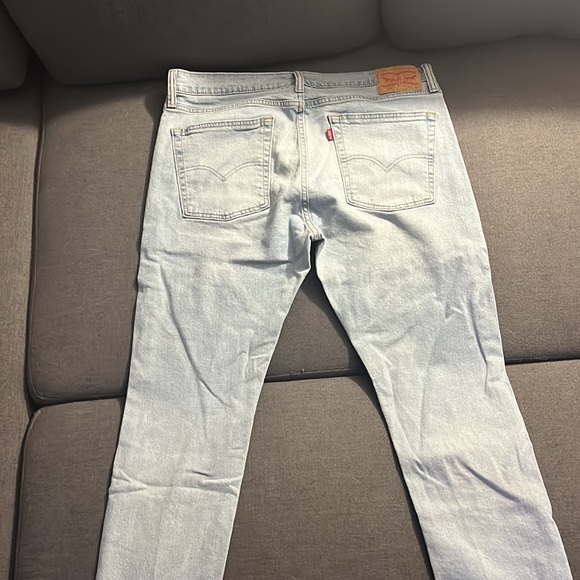 Levi’s - Picture 2 of 3